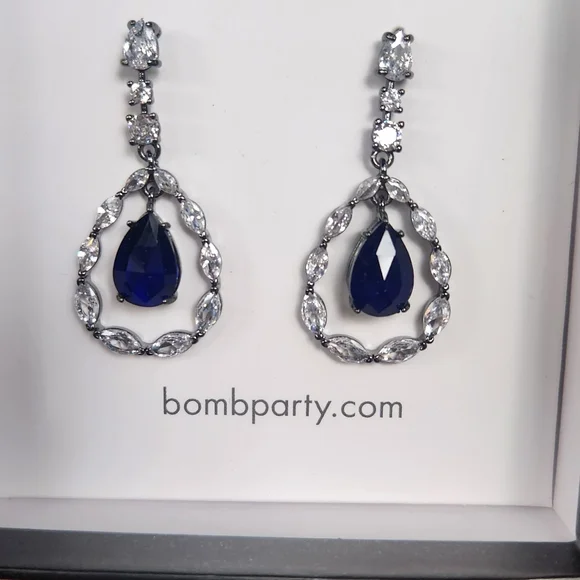 NWT! SET! BP Reign Villain Sapphire Blue and Silver Earrings and Necklace - Picture 3 of 8